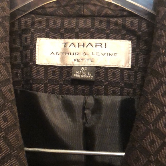 Tahari by Arthur Levine petite skirt suit, size 8P - Picture 2 of 11